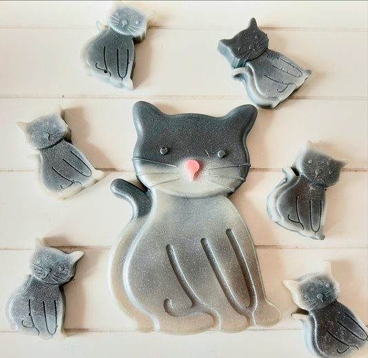 Cat shaped wax melts